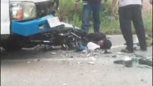 Kondisi-pengendara-sepeda-motor-yang-terlibat-kecelakaan-dengan-truk.jpg