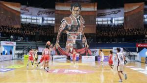 Koreo-Matador-DBL-Arena-Surabaya-dipenuhi-lautan-hitam-Suporter-SMAN-1-Pacet-Mojokerto.jpg