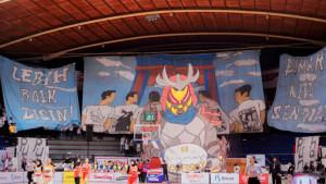 Koreografi-khusus-Sixers-Mania-pendukung-SMAN-6-Surabaya.jpg