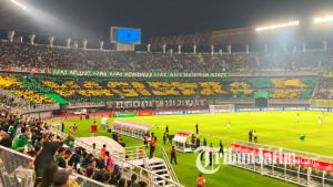 Koreografi-yang-dilakukan-Bonek-saat-laga-Persebaya-vs-Persija-Jakarta-ilustrasi-bonek.jpg