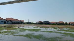 Lapangan-yang-anggarannya-besar-tetapi-diprotes-warga-karena-tak-sesuai-standar.jpg