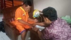 Lelaki-yang-tidak-muda-lagi-ini-yakni-kakek-R-65-ditangkap.jpg
