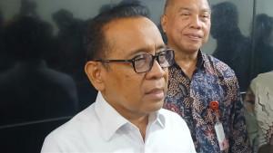 Menko-PMK-RI-Pratikno-memberikan-keterangan-kepada-wartawan-usai-meninjau-Klinik-TB.jpg
