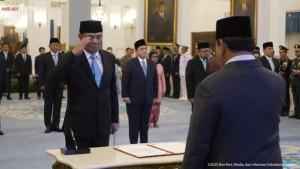 Menko-Polkam-Djamari-Chaniago-hormat-kepada-Presiden-Prabowo-Subianto.jpg
