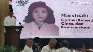 Menteri-Sosial-Mensos-Saifullah-Yusuf-saat-menghadiri-seminar-usulan-Marsinah.jpg