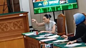 Nikita-Mirzani-ngamuk-semprot-jaksa-saat-sidang.jpg
