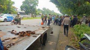 OLAH-TKP-Bendahara-umum-DPP-Demokrat-terlibat-kecelakaan-di-Situbondo-meninggal-dunia.jpg