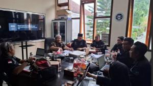 Para-pengurus-PSHT-Pusat-Madiun-membahas-langkah-selanjutnya.jpg
