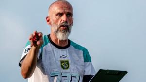 Pelatih-Persebaya-Surabaya-Eduardo-Perez-memimpin-latihan-tim-sambut-laga-lawan-PSM-Makassar.jpg