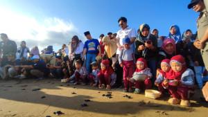 Pelepasan-Tukik-di-Pantai-Taman-Kili-kili-Desa-Wonocoyo-Kecamatan-Panggul-trenggalek.jpg