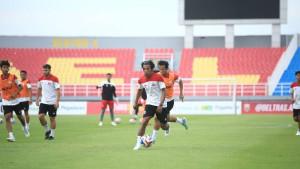 Pemain-Deltras-FC-menjalani-Official-Training-jelang-lawan-persiku-kudus.jpg