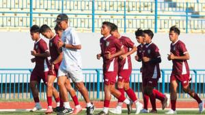 Pemain-Gresik-United-berlatih-di-Stadion-Gelora-Joko-Samudro-Gresik-ilustrasi-gresik-united.jpg