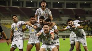 Pemain-Madura-United-melakukan-selebrasi-setelah-menjebol-gawang-Dewa-United-2025.jpg