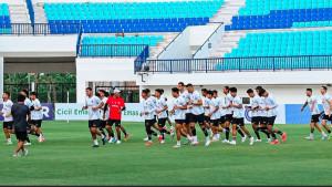 Pemain-Persela-menjalani-official-training-jelang-menjamu-Persipura.jpg