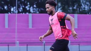 Pemain-asing-baru-Persik-Kediri-Williams-Lugo-saat-mengikuti-latihan-tim-di-Stadion-Brawijaya-Kediri.jpg