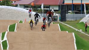 Pembalap-beradu-dalam-Banyuwangi-BMX-Supercross-2025-di-Sirkuit-BMX-Muncar.jpg