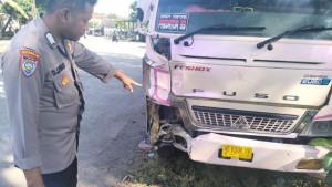 Pemotor-Tewas-Usai-Kecelakaan-dengan-Truk-di-Jalan-Raya-Kediri-Wates.jpg