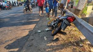 Pemotor-Tewas-di-Tempat-Setelah-Tabrak-Truk-Tronton-di-Cukir-Jombang.jpg