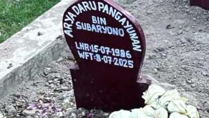 Penampakan-makam-Arya-Daru-yang-disebut-diacak-seperti-digali.jpg