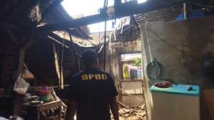 Penampakan-rumah-dan-dapur-milik-Sumarno-47-warga-Kelurahan-Selosari.jpg