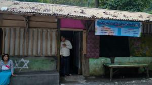 Penampakan-warkop-milik-nenek-Asmadi.jpg