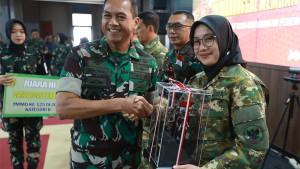Penghargaan-diberikan-Wakil-Asisten-Teritorial-Waaster-Kasad-Brigjen-TNI-Taufiq-Shobri.jpg
