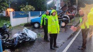 Polisi-evakuasi-kecelakaan-maut-terjadi-di-Jalan-Raya-Asrikaton-Kecamatan-Pakis-Kabupaten-Malang.jpg