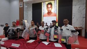 Polisi-menunjukkan-pelaku-begal-di-sejumlah-lokasi-di-wilayah-hukum-Polres-Blitar.jpg