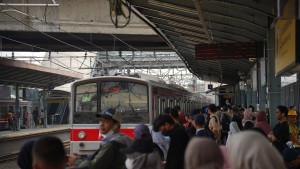 Potret-ramainya-angkutan-kota-di-Jabodetabek.jpg