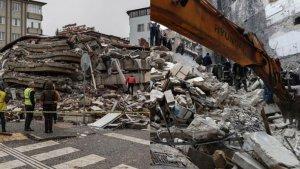 Potret-reruntuhan-akibat-Gempa-Turki-yang-dahsyat-terjadi-Senin-lalu.jpg
