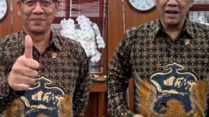 Purbaya-pamer-batik-baru.jpg