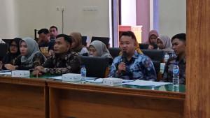 Rapat-Dengar-Pendapat-relawan-guru-honorer-di-DPRD-Trenggalek.jpg