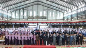 Ribuan-Santriwati-mengikuti-Festival-Bahasa-Arab-dan-Inggris-di-pondok-gontor.jpg
