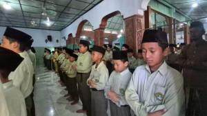 Ribuan-santri-Pondok-Pesantren-Ponpes-Assyiafi-Iyyah-Duri-Sawo-Kabupaten-Ponorogo.jpg