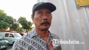 Rohmadun-paman-Mohammad-Adam-Vidiansyah-korban-meninggal-dalam-insiden-ambruknya-Ponpes-Al-Khoziny.jpg