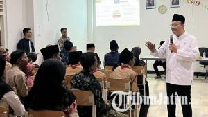 SEKOLAH-RAKYAT-Menteri-Sosial-Saifullah-Yusuf-atau-Gus-Ipul-mengunjungi-SRMP-15-Mojokerto.jpg