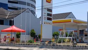 SPBU-Shell-di-Surabaya-tampak-sepi-dan-tidak-melayani-pengisian-BBM.jpg