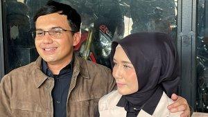 Sahrul-Gunawan-bersama-istri-sekarang.jpg