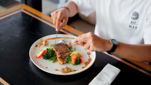 Sajian-kuliner-Prancis-yang-dihidangkan-oleh-Artotel-TS-Suites-Surabaya.jpg
