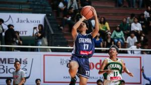 Salah-satu-pemain-Tim-putra-SMKN-7-Surabaya-Stemba-Christian-Dwi-Anugrah.jpg