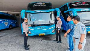 Satlantas-Polres-Kediri-gelar-kegiatan-ramp-check-terhadap-sejumlah-bus-pariwisata-ilustrasi-bus.jpg