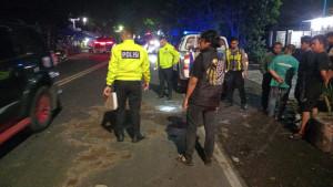Satlantas-Polresta-Malang-Kota-saat-melakukan-olah-TKP-di-Jalan-Kolonel-Sugiono.jpg
