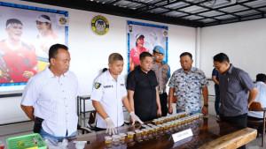Satuan-Reserse-Narkoba-Satresnarkoba-Polres-Kediri-menggelar-tes-urine-mendadak.jpg