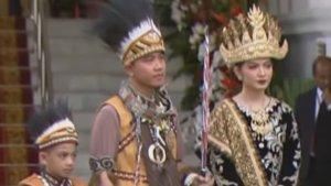Selvi-Ananda-kenakan-baju-adat-Lampung-saat-upacara-HUT-ke-79-RI.jpg