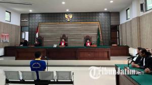 Sidang-pembacaan-tuntutan-Rohmad-Tri-Hartanto-alias-Anto-terdakwa-kasus-mutilasi-koper-merah.jpg