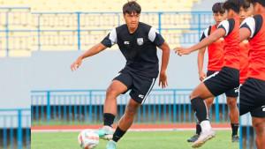 Skuad-Gresik-United-berlatih-di-Stadion-Gelora-Joko-Samudro-Gresik-pemain-gresik-united.jpg