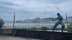 Suasana-Avenue-of-Stars-destinasi-wisata-di-kawasan-Tsim-Sha-Tsui-Kowloon-Hong-Kong.jpg
