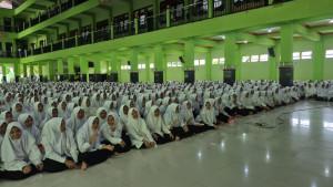 Suasana-Pondok-Pesantren-Darul-Huda-Mayak-di-Gedung-Putri-di-Kelurahan-Tonatan.jpg