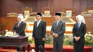 Suasana-Rapat-Paripurna-DPRD-Jatim-Senin-6102025.jpg