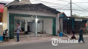 Suasana-berkabung-di-rumah-duka-Lukman-di-Desa-Catakgayam-Jombang-suami-tewas-dibunuh-istri.jpg